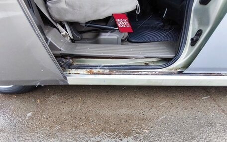 Honda Mobilio I, 2002 год, 350 000 рублей, 20 фотография