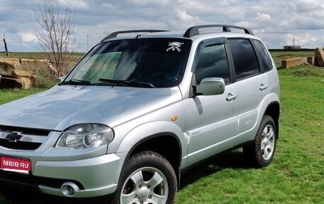 Chevrolet Niva I рестайлинг, 2010 год, 500 000 рублей, 1 фотография
