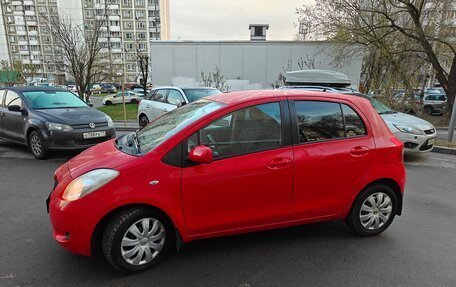 Toyota Yaris III рестайлинг, 2008 год, 630 000 рублей, 1 фотография