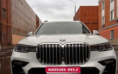 BMW X7, 2021 год, 10 600 000 рублей, 3 фотография