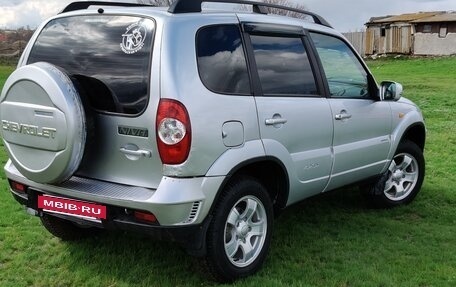 Chevrolet Niva I рестайлинг, 2010 год, 500 000 рублей, 8 фотография