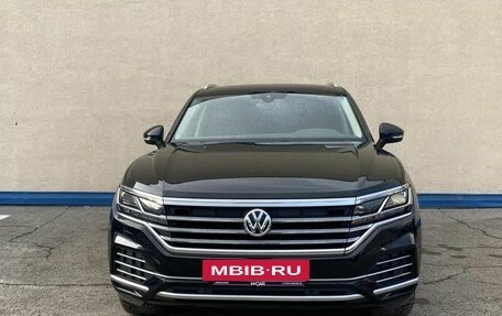 Volkswagen Touareg III, 2019 год, 4 350 000 рублей, 2 фотография