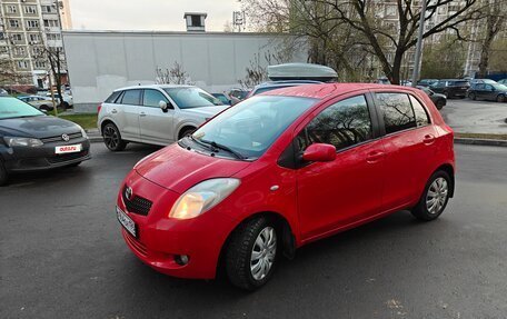 Toyota Yaris III рестайлинг, 2008 год, 630 000 рублей, 2 фотография