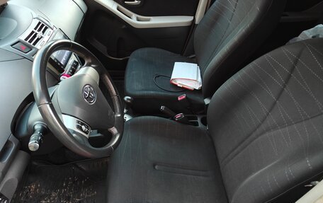 Toyota Yaris III рестайлинг, 2008 год, 630 000 рублей, 25 фотография