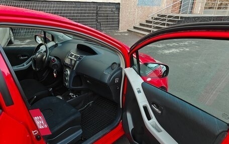 Toyota Yaris III рестайлинг, 2008 год, 630 000 рублей, 30 фотография