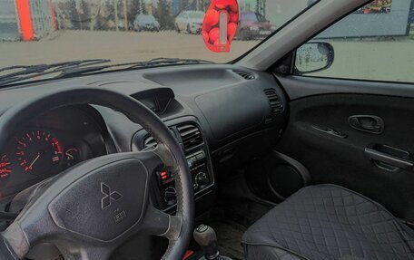 Mitsubishi Carisma I, 2002 год, 270 000 рублей, 10 фотография