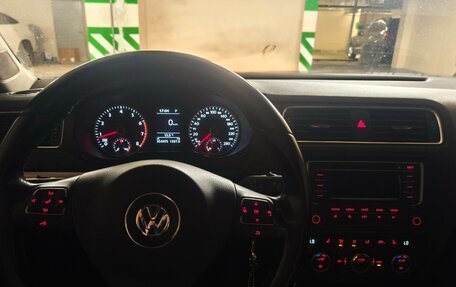 Volkswagen Jetta VI, 2013 год, 740 000 рублей, 10 фотография