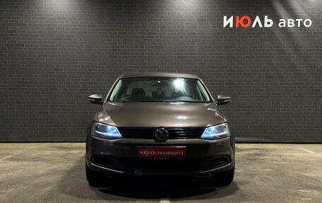 Volkswagen Jetta VI, 2013 год, 990 000 рублей, 2 фотография