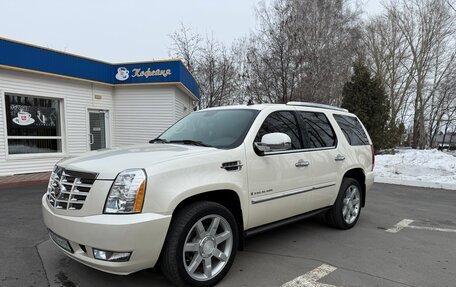 Cadillac Escalade III, 2007 год, 2 950 000 рублей, 1 фотография