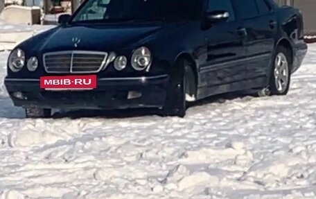 Mercedes-Benz E-Класс, 2001 год, 666 000 рублей, 3 фотография