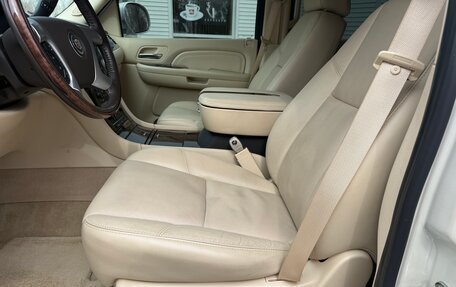 Cadillac Escalade III, 2007 год, 2 950 000 рублей, 21 фотография