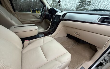 Cadillac Escalade III, 2007 год, 2 950 000 рублей, 26 фотография