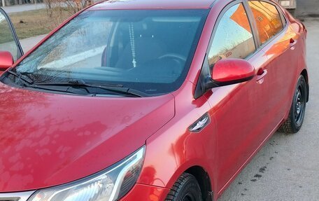 KIA Rio III рестайлинг, 2013 год, 750 000 рублей, 2 фотография