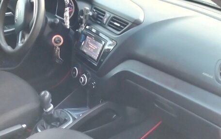 KIA Rio III рестайлинг, 2013 год, 750 000 рублей, 9 фотография