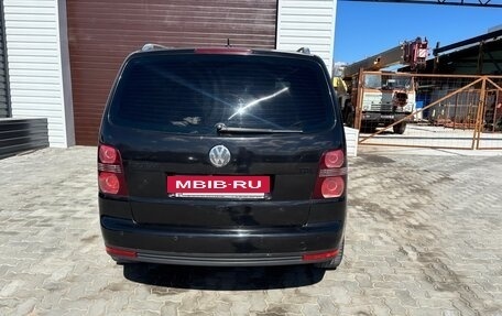Volkswagen Touran III, 2008 год, 635 000 рублей, 10 фотография