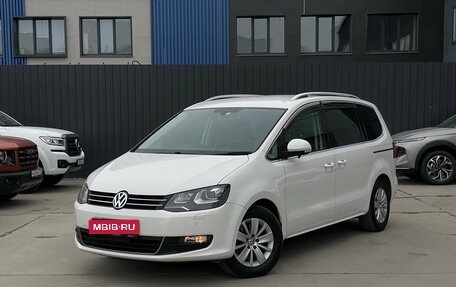 Volkswagen Sharan II, 2010 год, 1 365 000 рублей, 1 фотография