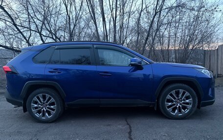 Toyota RAV4, 2021 год, 3 699 999 рублей, 4 фотография