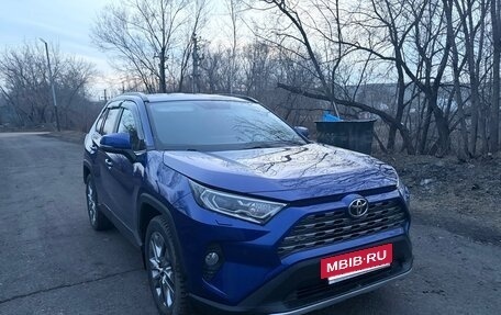 Toyota RAV4, 2021 год, 3 699 999 рублей, 6 фотография