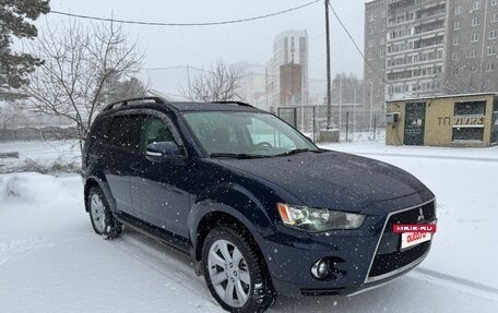 Mitsubishi Outlander III рестайлинг 3, 2010 год, 1 150 000 рублей, 3 фотография