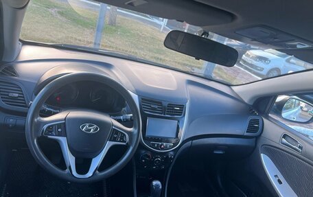 Hyundai Solaris II рестайлинг, 2013 год, 830 000 рублей, 5 фотография