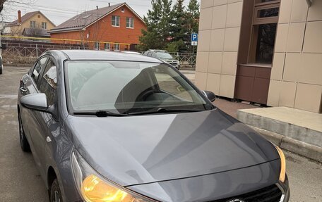 Hyundai Solaris II рестайлинг, 2017 год, 1 050 000 рублей, 4 фотография