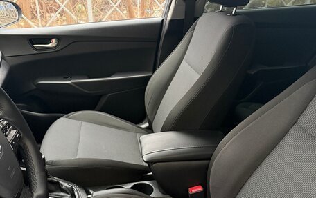 Hyundai Solaris II рестайлинг, 2017 год, 1 050 000 рублей, 13 фотография