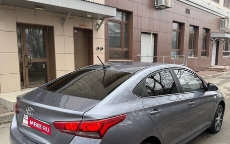 Hyundai Solaris II рестайлинг, 2017 год, 1 050 000 рублей, 2 фотография