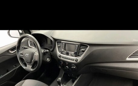 Hyundai Solaris II рестайлинг, 2017 год, 750 000 рублей, 8 фотография