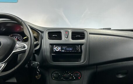 Renault Logan II, 2019 год, 826 000 рублей, 15 фотография