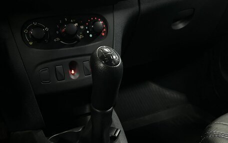 Renault Logan II, 2019 год, 826 000 рублей, 18 фотография