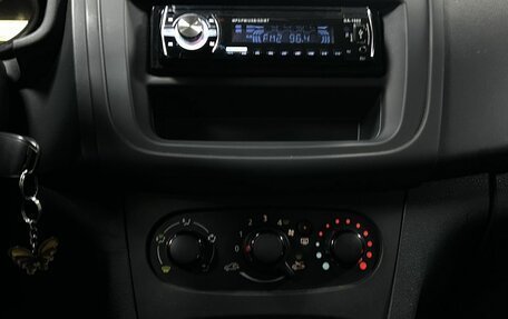 Renault Logan II, 2019 год, 826 000 рублей, 17 фотография