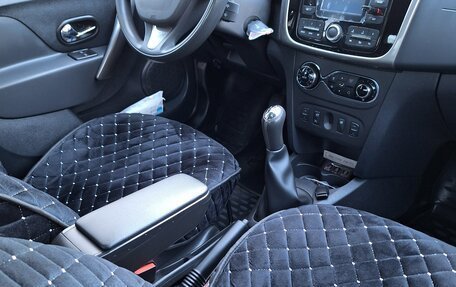 Renault Logan II, 2018 год, 1 150 000 рублей, 2 фотография