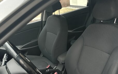 Hyundai Solaris II рестайлинг, 2013 год, 950 000 рублей, 7 фотография