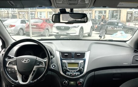 Hyundai Solaris II рестайлинг, 2013 год, 950 000 рублей, 8 фотография