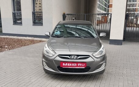 Hyundai Solaris II рестайлинг, 2013 год, 950 000 рублей, 3 фотография
