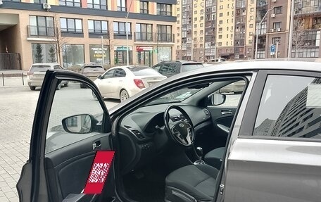 Hyundai Solaris II рестайлинг, 2013 год, 950 000 рублей, 6 фотография