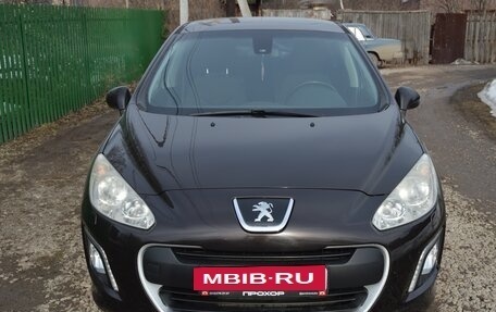 Peugeot 308 II, 2012 год, 985 000 рублей, 2 фотография