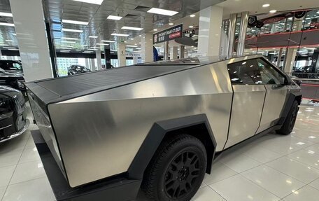 Tesla Cybertruck, 2024 год, 18 200 000 рублей, 3 фотография