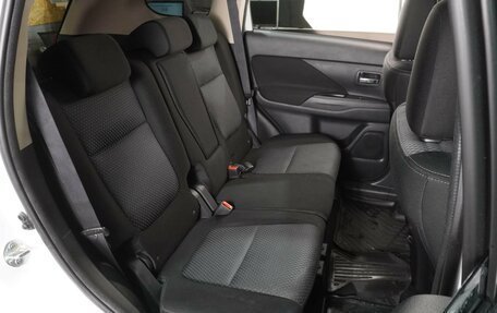 Mitsubishi Outlander III рестайлинг 3, 2017 год, 2 179 000 рублей, 7 фотография