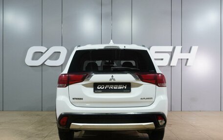 Mitsubishi Outlander III рестайлинг 3, 2017 год, 2 179 000 рублей, 4 фотография