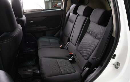 Mitsubishi Outlander III рестайлинг 3, 2017 год, 2 179 000 рублей, 9 фотография