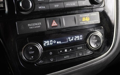 Mitsubishi Outlander III рестайлинг 3, 2017 год, 2 179 000 рублей, 18 фотография