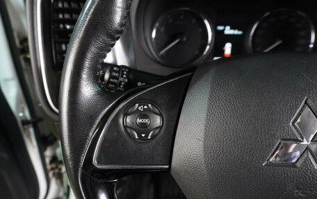 Mitsubishi Outlander III рестайлинг 3, 2017 год, 2 179 000 рублей, 21 фотография