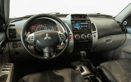 Mitsubishi Pajero Sport II рестайлинг, 2014 год, 1 770 000 рублей, 9 фотография