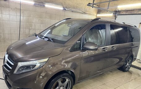 Mercedes-Benz V-Класс, 2017 год, 4 700 000 рублей, 3 фотография