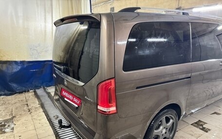 Mercedes-Benz V-Класс, 2017 год, 4 700 000 рублей, 8 фотография