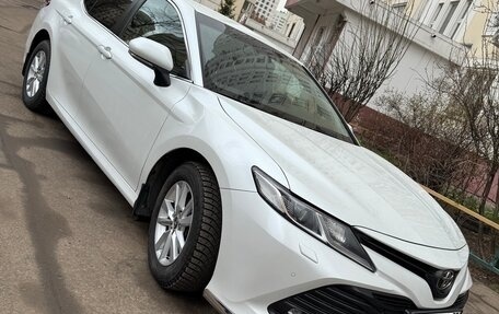 Toyota Camry, 2019 год, 2 800 000 рублей, 8 фотография