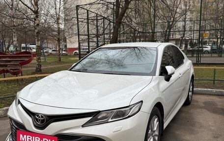 Toyota Camry, 2019 год, 2 800 000 рублей, 9 фотография