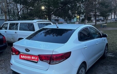 KIA Rio III рестайлинг, 2016 год, 900 000 рублей, 4 фотография