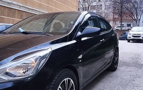 Hyundai Solaris II рестайлинг, 2014 год, 1 000 000 рублей, 2 фотография